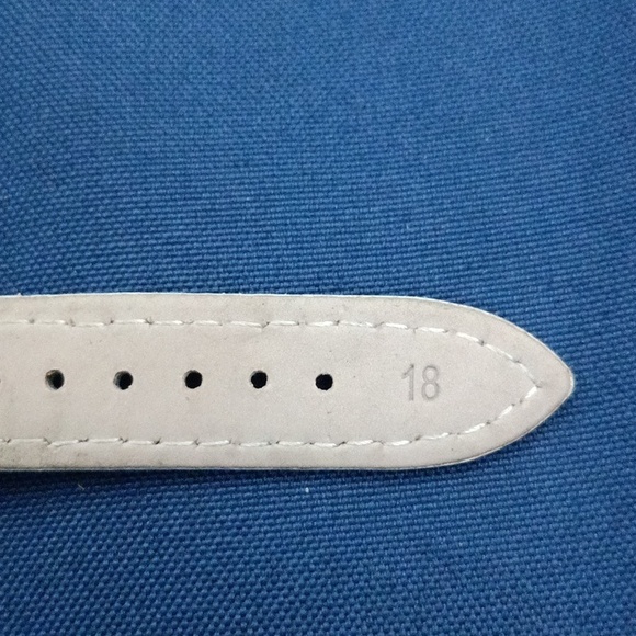 Stuhrling Women's Vogue Watch with Diamond  Bezel LN working - Picture 7 of 8